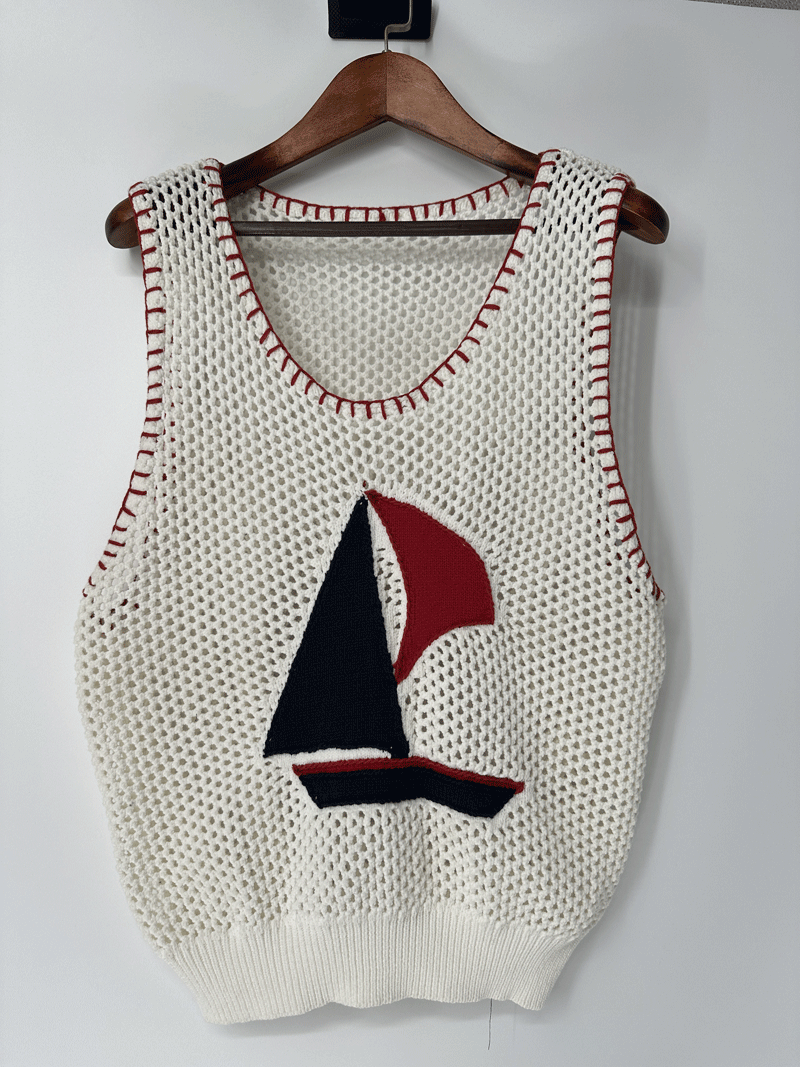 Women's crochet vest with embroidered patterns