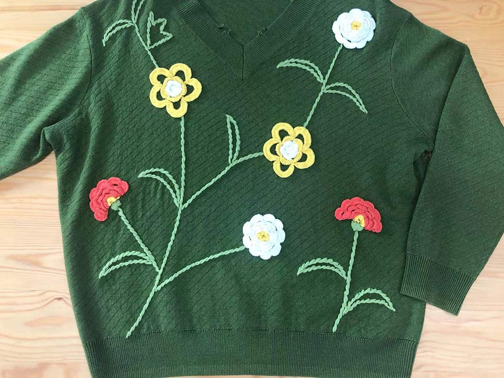 Women's long-sleeve pullover cashmere knitwear with embroidered flowers